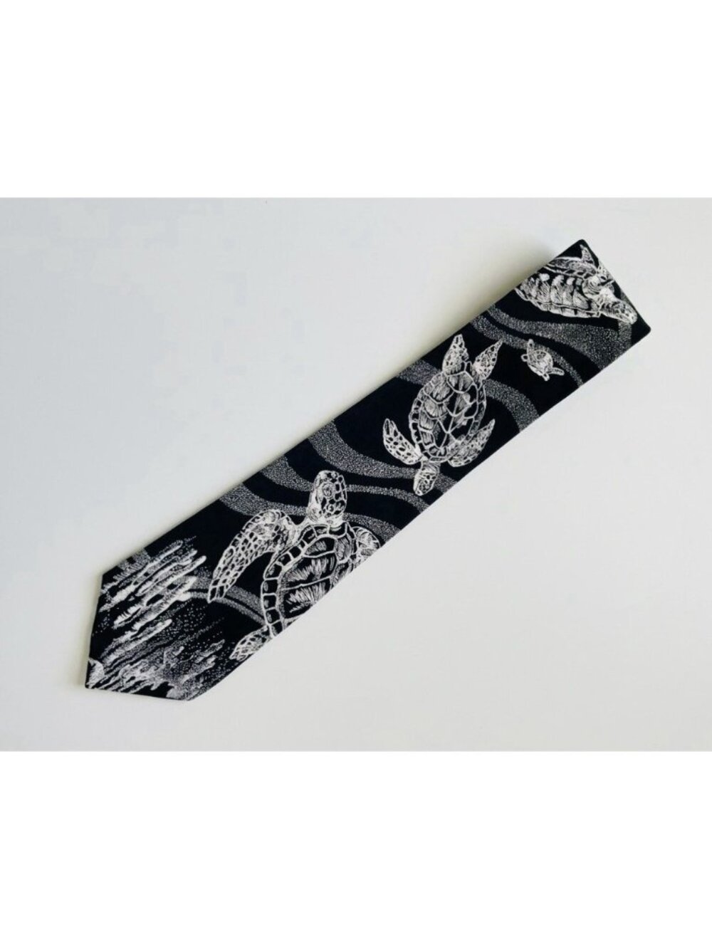 Vintage WWF SEA TURTLE Silk Crepe Tie Black White 1991 Nature Ocean Reef 4" Wide